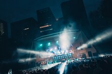 「INUWASI 4th Anniversary Live〝 狗野音 〟」の様子。（撮影：真島洸）