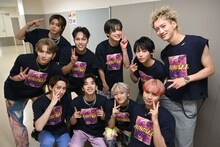 ツアー初日公演終演後のBUDDiiS。