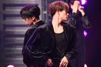 手前からマサヒロ、リョウガ。