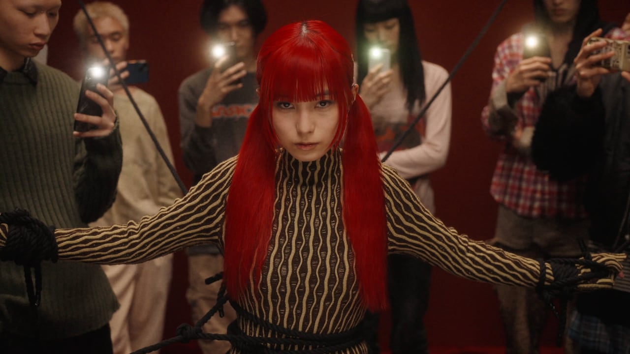 a子の脳内を“惑星”に例えたメジャーデビューシングルMV