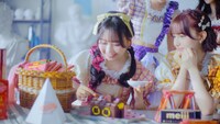 FRUITS ZIPPER「ハピチョコ」MV“meiji #推しチョコバレンタイン Ver.”より。