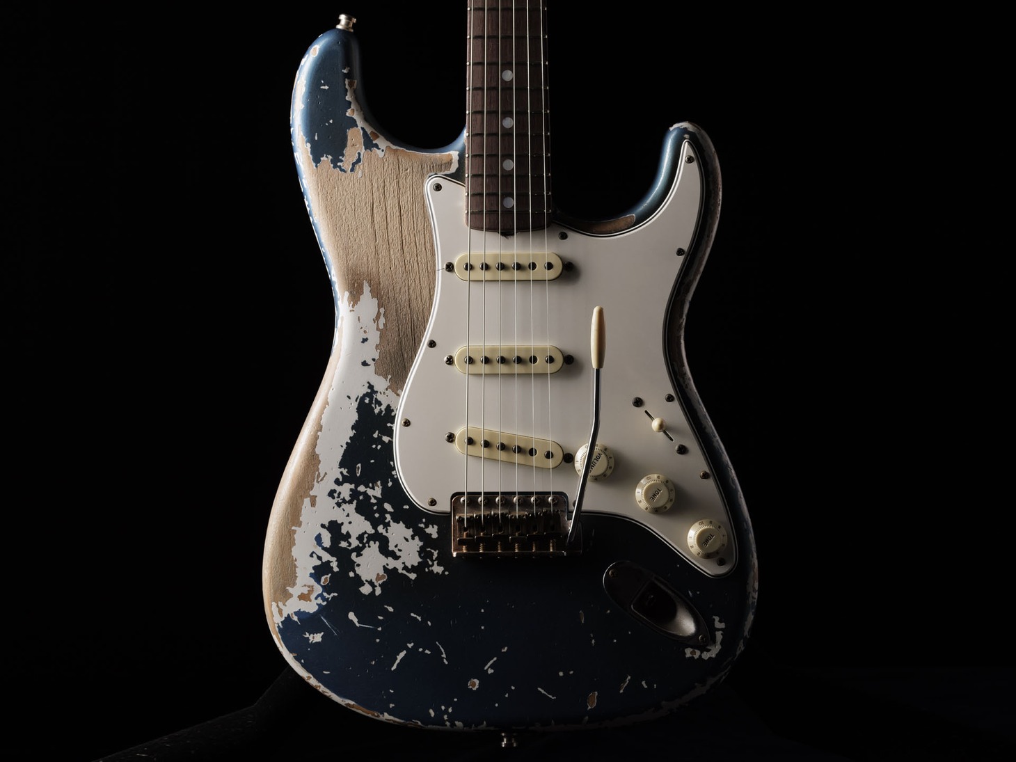 「Kyle McMillin Masterbuilt Takashi Kato 1965 Stratocaster(R) Ultimate Relic(R) "RYUBOKU"」