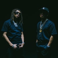 左から¥ellow Bucks、AK-69。