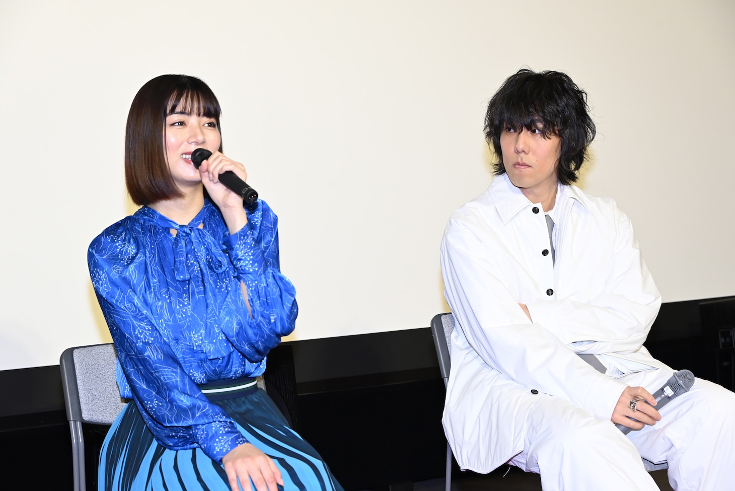 左から池田エライザ、野田洋次郎（RADWIMPS）。