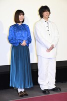 左から池田エライザ、野田洋次郎（RADWIMPS）。