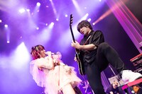 左から大森靖子、設楽博臣。（Photo by Masayo）