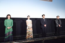 左から眉村ちあき、小芝風花、森崎ウィン、雑賀俊朗監督。