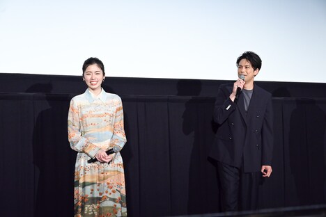 左から小芝風花、森崎ウィン。