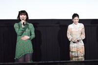 左から眉村ちあき、小芝風花。