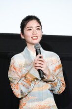映画「レディ加賀」公開記念舞台に登壇した小芝風花。