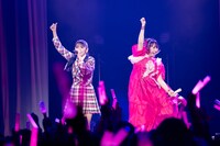 左から道重さゆみ、大森靖子。（Photo by Masayo）