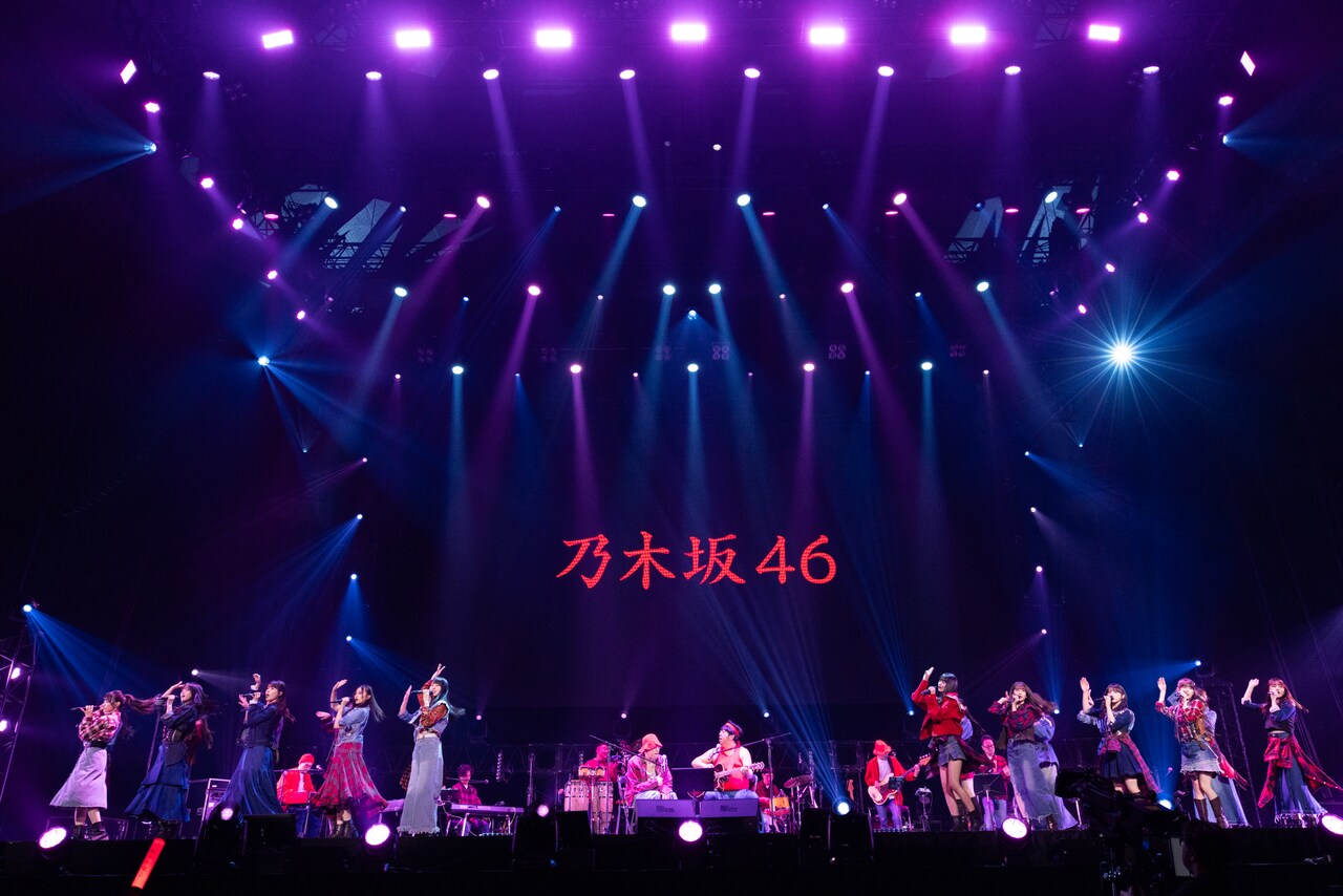 バナナマン AKAENPITSU TEE 赤えんぴつ　武道館 乃木坂46 画像・写真 | バナナマン「赤えんぴつ」武道館で熱唱 乃木坂46が