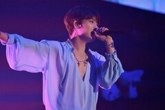 ジェジュンがデビュー20周年ライブ開催、オープニングナンバーは「HUG 