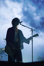 藤原基央（Vo, G）（Photo by Yoshiharu Ota）