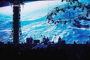 人気画像5位は「BUMP OF CHICKEN、28年目の扉を開けてツアー出航『28年続いたのは君が聴いてくれたから』」より、BUMP OF CHICKEN。(Photo by Yoshiharu Ota)