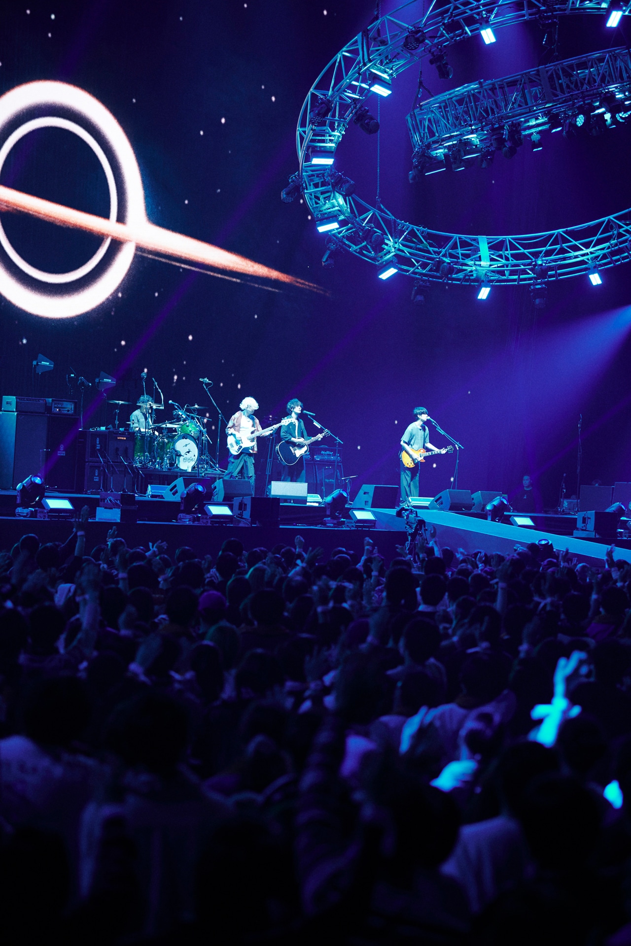 BUMP OF CHICKEN（Photo by Yoshiharu Ota）