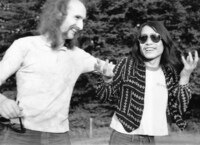 Canのホルガー・シューカイとダモ鈴木。