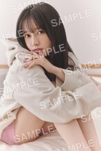 乃木坂46 5期生 写真集「あの頃、乃木坂にいた」封入特典ポスターのサンプル画像。(c)マガジンハウス