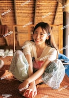 櫻井優衣の1st写真集「YUi」HMV&BOOKS限定（通常版）特典生写真。（撮影：佐藤佑一）