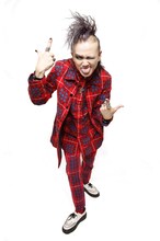 Chirolyn（Vo, B / hide with Spread Beaver）