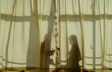 ねぐせ。「花束が似合う君へ（fantastic ver.）」ミュージックビデオより。