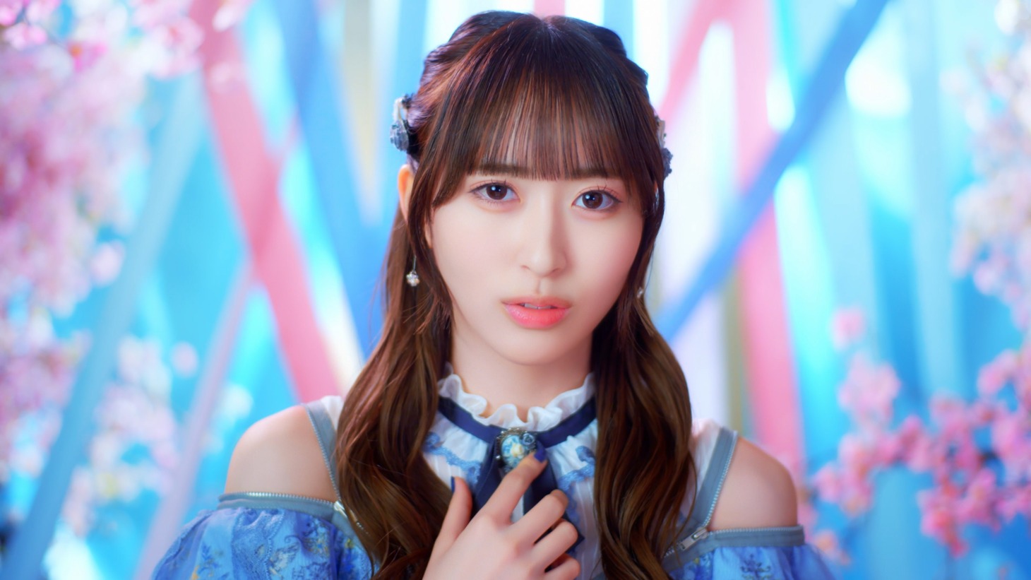 ≠ME「ラストチャンス、ラストダンス」MVより、川中子奈月心。(c)YOANI/KING RECORDS