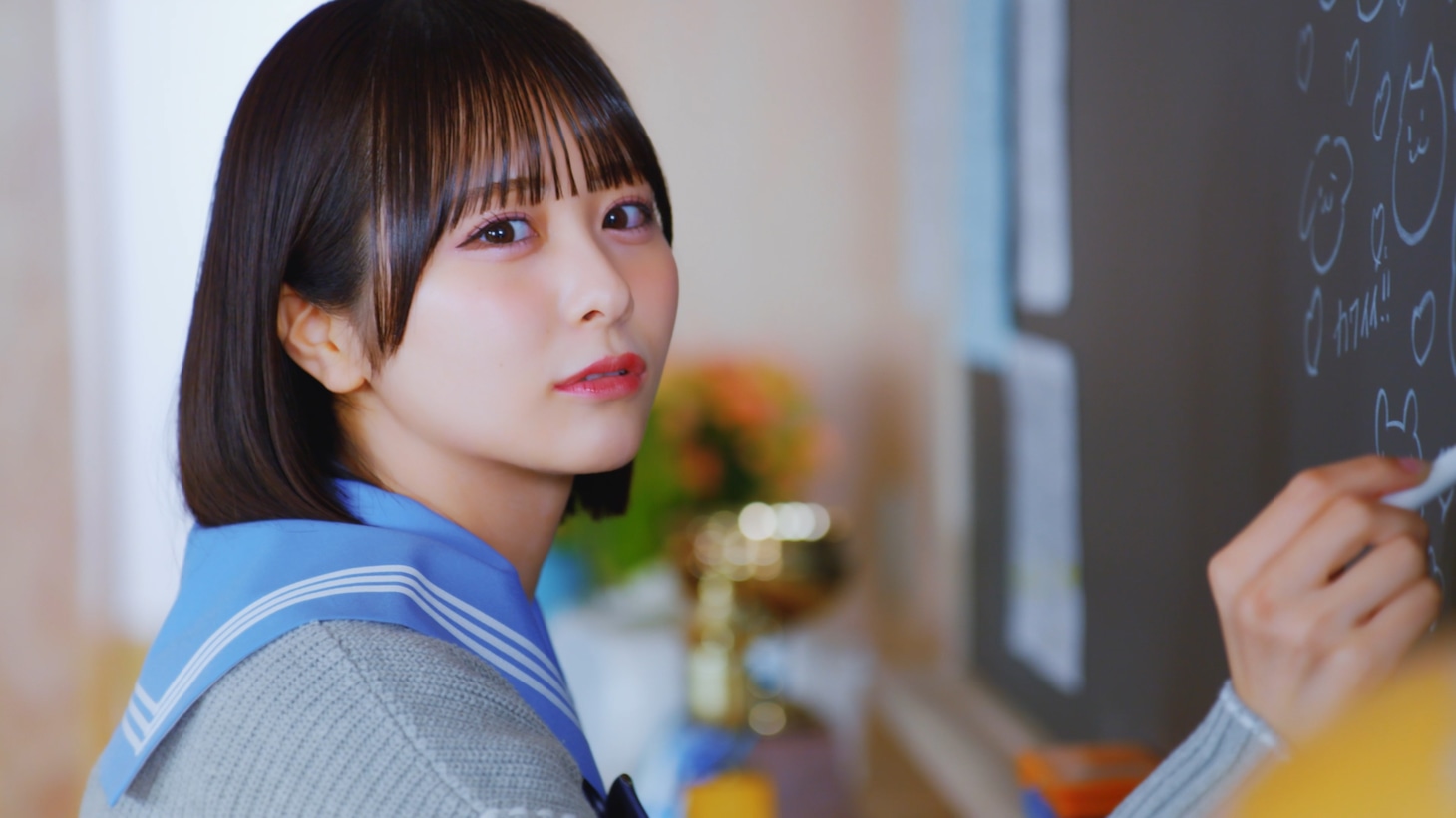 ≠ME「ラストチャンス、ラストダンス」MVより、尾木波菜。(c)YOANI/KING RECORDS