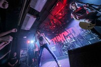 「ザ・クロマニヨンズ ツアー HEY! WONDER 2024」初日公演の様子。（撮影：柴田恵理）