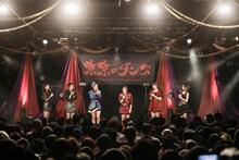 「東京のダンスIII ～東京女子流 × フィロソフィーのダンス～ byライブナタリー」の様子。（撮影：ヨシモリユウナ）