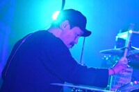 KOUICHI（Dr, Cho / 10-FEET）（撮影：半田安政）