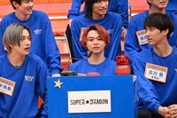 左から田中洸希、志村玲於、古川毅（SUPER★DRAGON）。