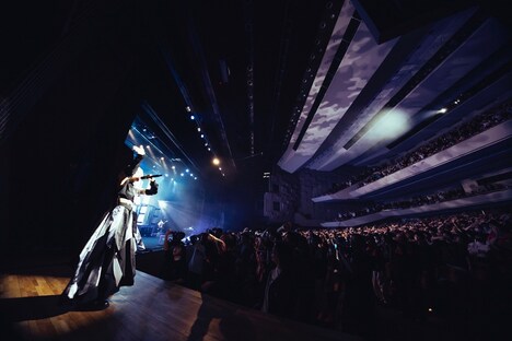 Reol「Reol Oneman Live 2023/24 "UNBOX" black」神奈川県民ホールの様子。（撮影：横山マサト）