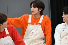 発言するハル。