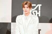 初会見とは思えない落ち着きを見せ、流暢な日本語で囲み取材に応じるリーダーのシオン。