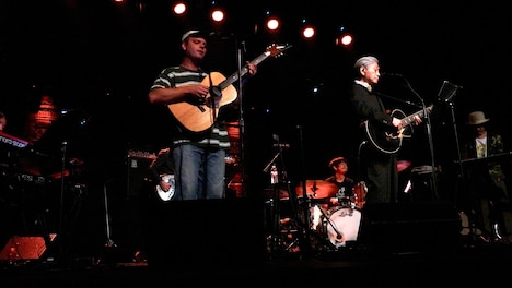 マック・デマルコと細野晴臣。