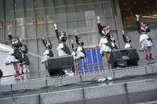 高嶺のなでしこ「美しく生きろ / 恋を知った世界」リリース記念イベントの様子。（撮影：林晋介）