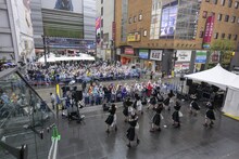 高嶺のなでしこ「美しく生きろ / 恋を知った世界」リリース記念イベントの様子。（撮影：林晋介）