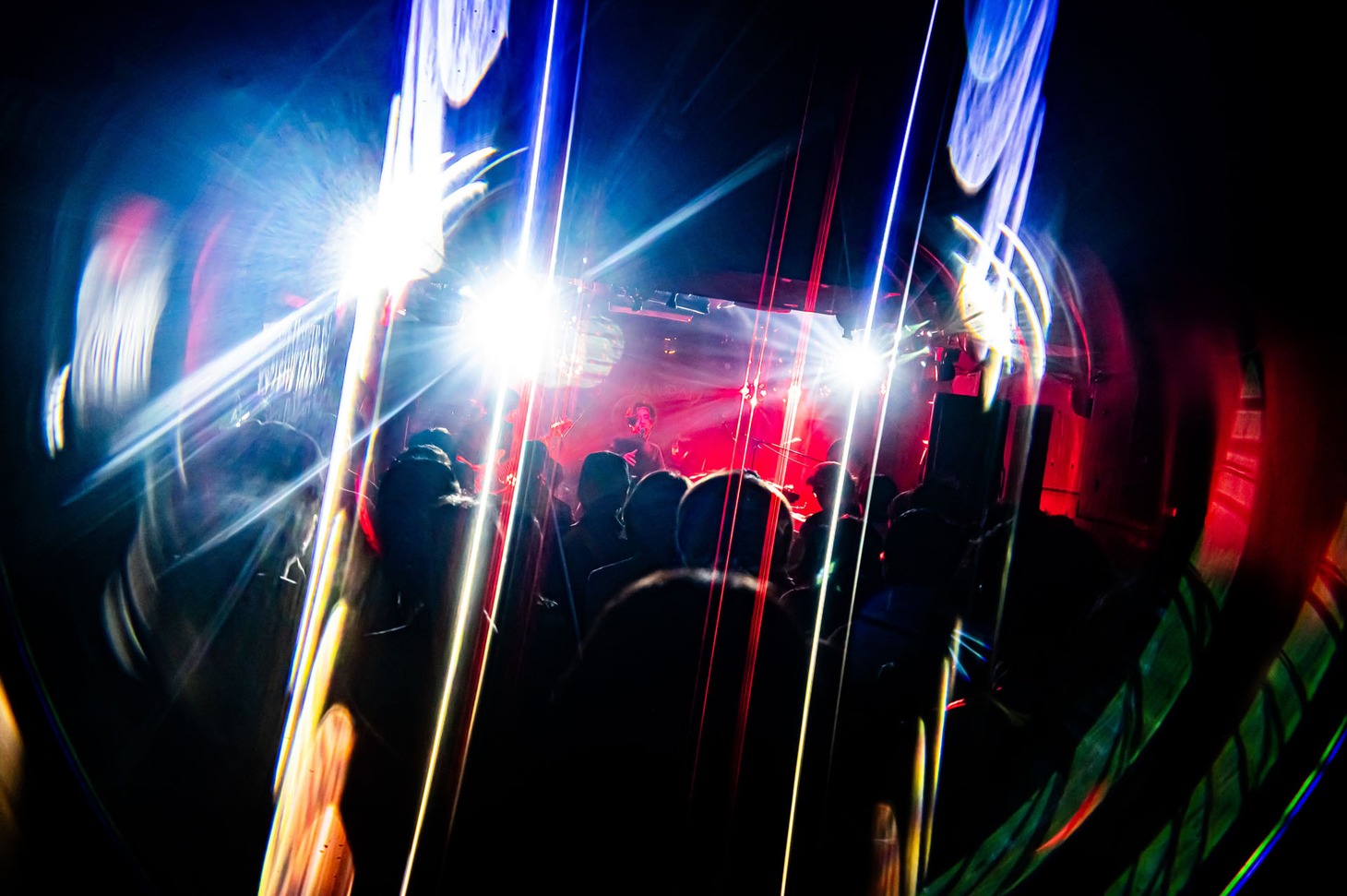 名無し之太郎初ワンマンライブ「名無し之太郎 0th ONE-MAN LIVE 2024-我儘-」より。（Photo by ERi）