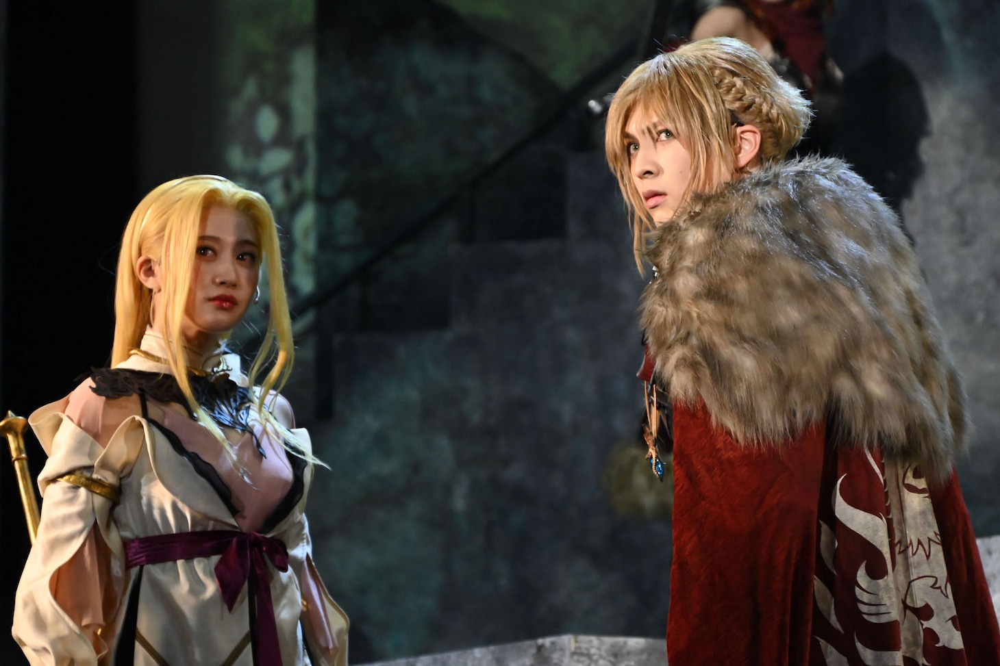 マシュリー・ホルン（川上千尋 / NMB48）とモント・リオニス（吉田仁人 / M!LK）。