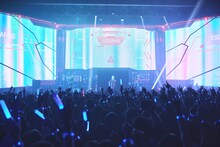 「Midnight Grand Orchestra 1st LIVE『Midnight Mission』」東京・豊洲PIT公演の様子。（撮影：鳥居洋介）(c)VIA / TOY'S FACTORY (c)2016 COVER Corp.