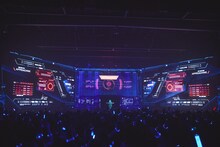 「Midnight Grand Orchestra 1st LIVE『Midnight Mission』」東京・豊洲PIT公演の様子。（撮影：鳥居洋介）(c)VIA / TOY'S FACTORY (c)2016 COVER Corp.