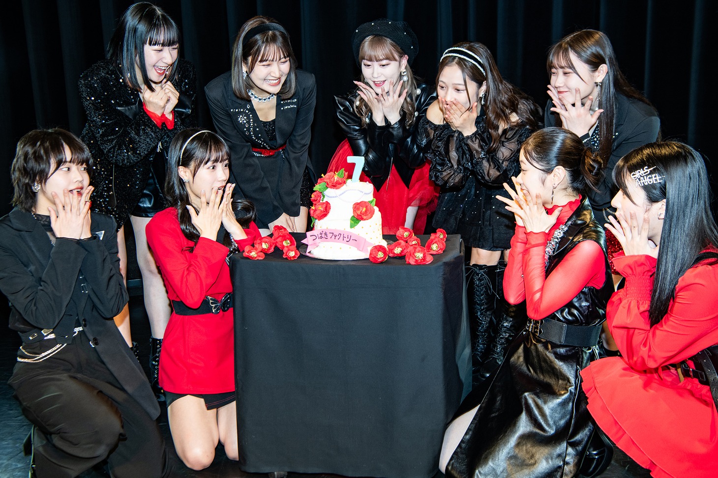 ケーキに大喜びのつばきファクトリー。