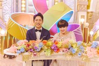 MCを務める黒柳徹子と小泉孝太郎。 (c)日本テレビ