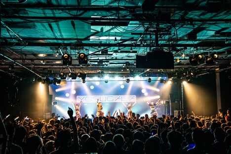 満員のLIQUIDROOM。