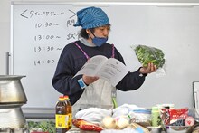 ブロッコリーとケールをかけ合わせた郡山のブランド野菜「冬花衣」を紹介するU-zhaan。