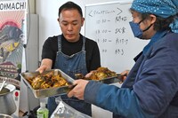 左から石濱匡雄、U-zhaan。