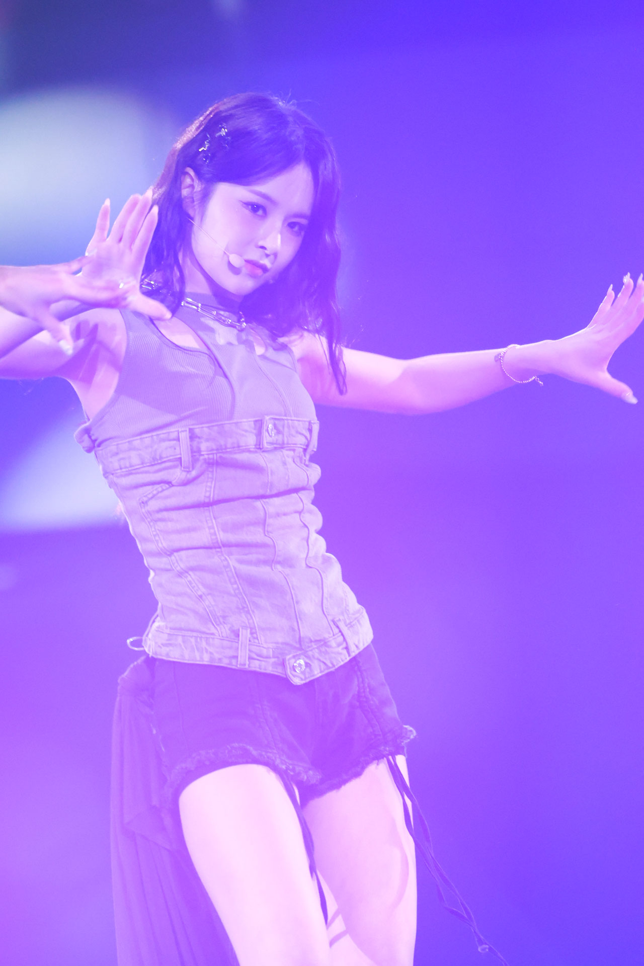 イユ（EVERGLOW）