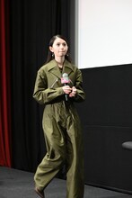 入場する齋藤飛鳥。