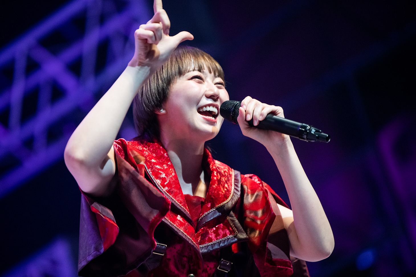 安本彩花