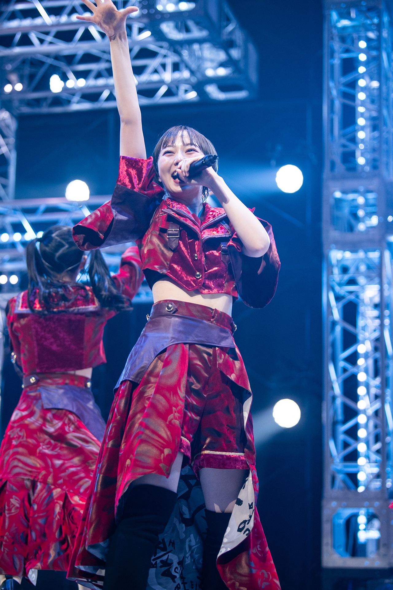 安本彩花